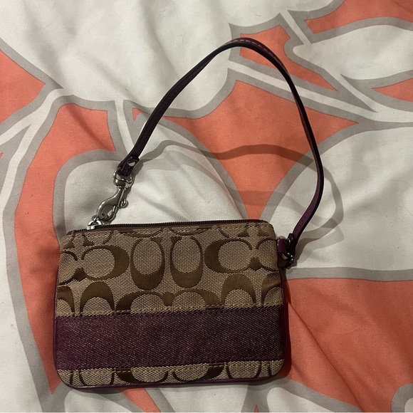 Coach Handbag with a free wallet - Picture 10 of 10